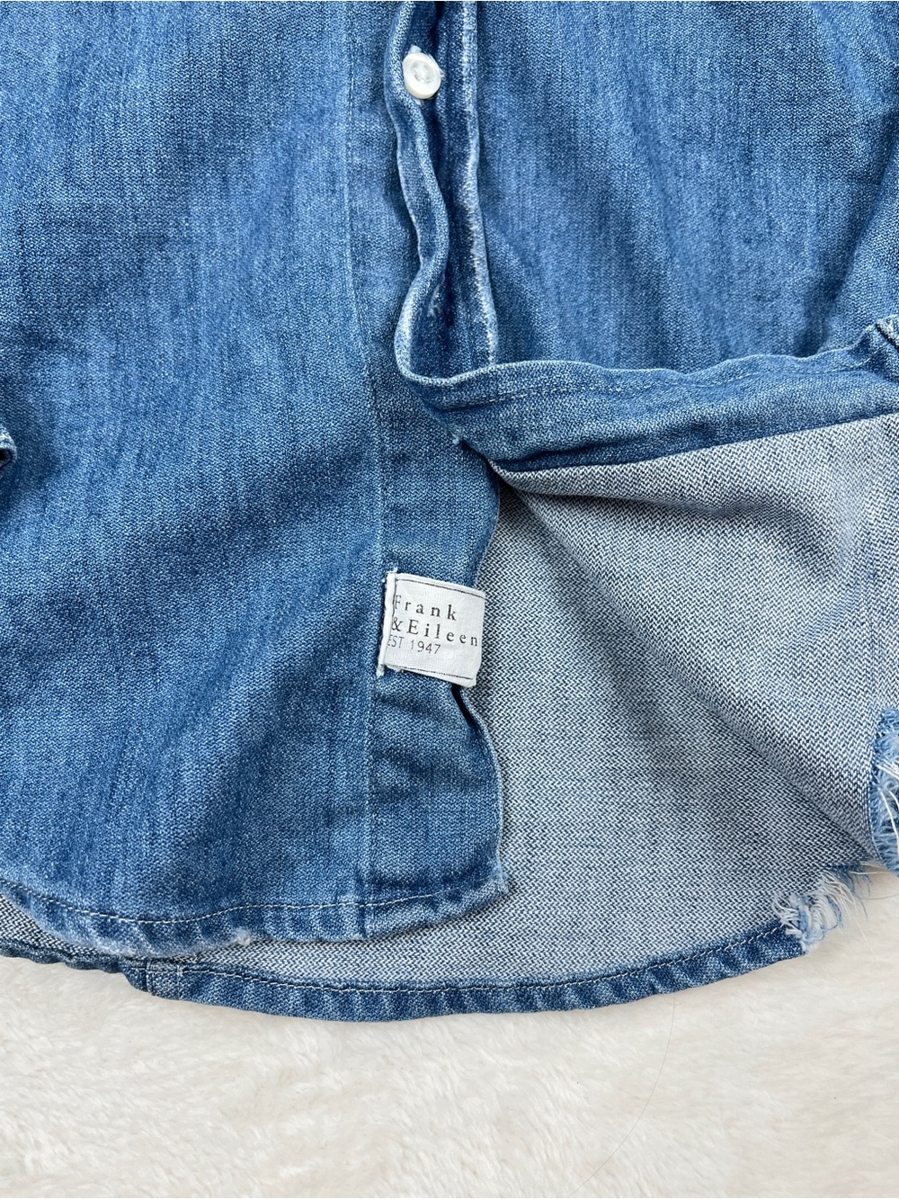 Frank & Eileen BARRY Denim Button Up Raw Hem Shirt Small - Picture 2 of 5